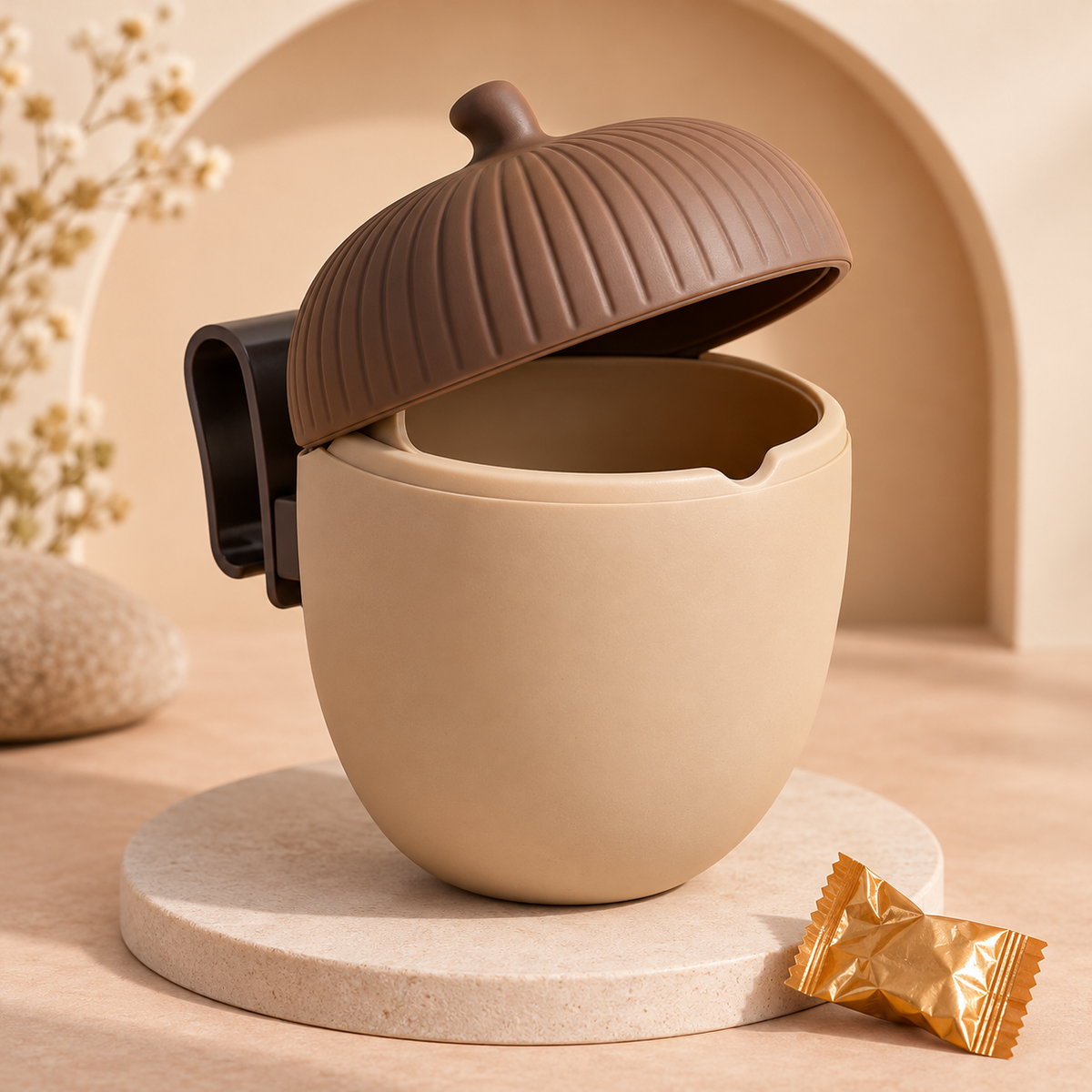 Acorn Clip-On Car Trash Bin